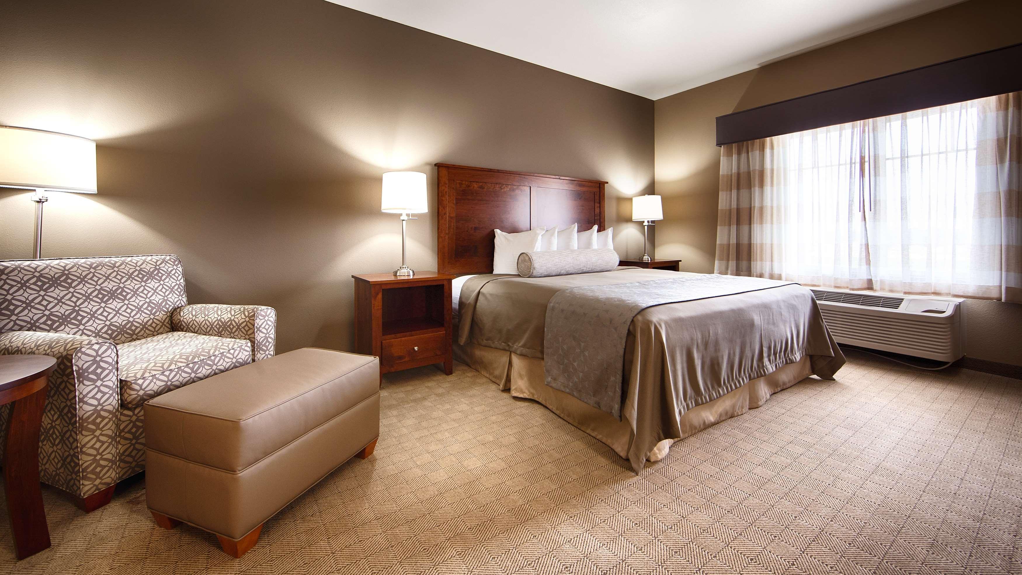 Best Western Plus Green Mill Village Hotel & Suites Arcola Dış mekan fotoğraf